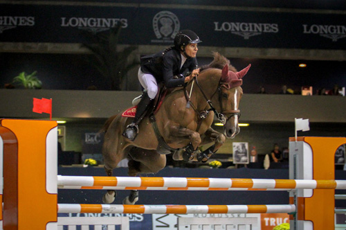 Andréa Muniz vence a geral dos Cavalos Novos no Indoor