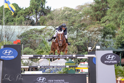 Fabio Sarti com Evian van´t Heike é o campeão do GP Hyundai no CSI de Maio