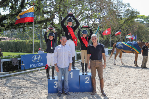 Daneli, vice, Maria Eduarda, 3ª e Isabella, 4ª, honram o CHSA no Paulista Mini-mirim 2015