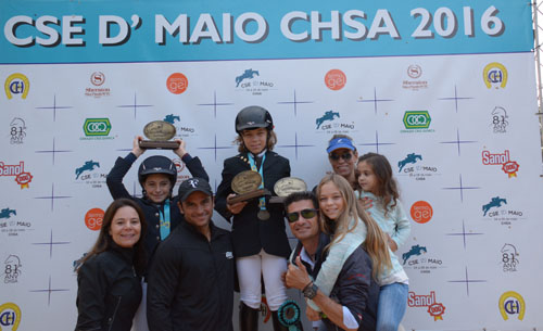 Os campeões do Concurso D Maio de 1 a 1.30 metro em Santo Amaro