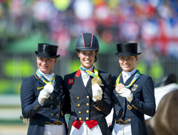 Charlotte Dujardin e Valegro conquistam o bi no Adestramento Rio 2016