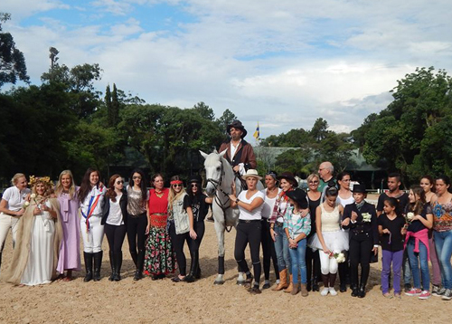 Lembrete: Apresentação de final de ano de Salto e Adestramento à fantasia