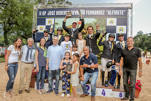 Zé Roberto Reynoso vence GP em homenagem a seu pai no encerramento da temporada