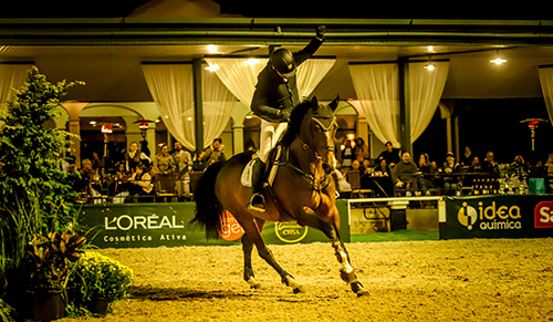 Artemus de Almeida no hall dos tricampeões do GP de Aniversário do CHSA