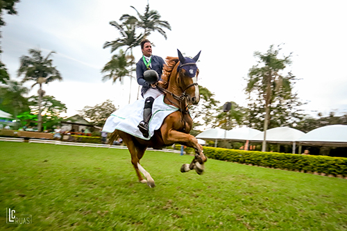 “É impossível falar do Azrael: ele é demais”, destaca Zé Roberto, tri do GP Best Jump