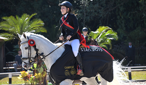 Paulista Jovens Cavaleiros: Alice e Fran, ouro individual, prata e bronze por equipes