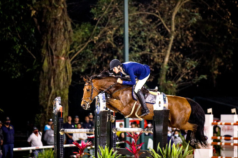 Show de Juliano Loureiro Carlos e WS Kandanora Z: campeões do Clássico a 1.45m nos 86 anos do CHSA