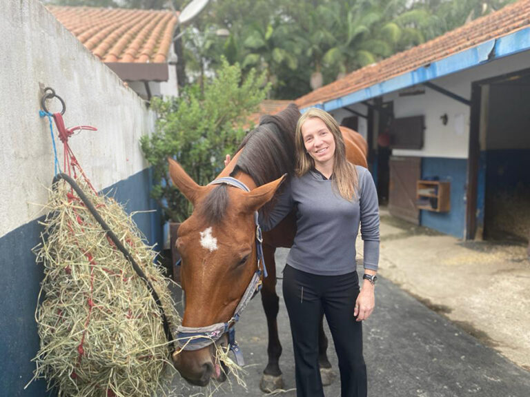 Pesquisa científica de bem-estar animal, desenvolvida na Europa, tem coordenação de veterinário brasileiro